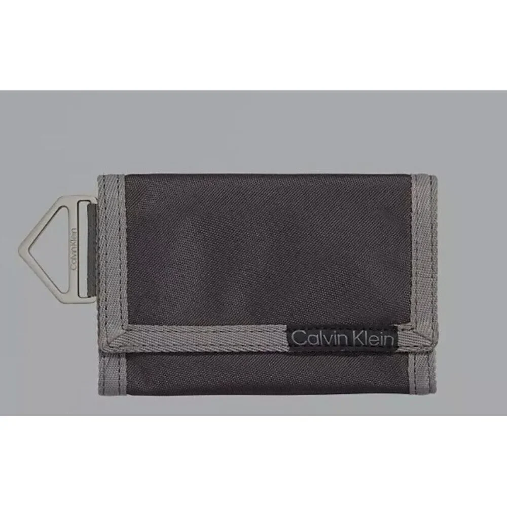 Calvin Klein‎ Men's Utility Snap With Metal Buckle Wallet Gray